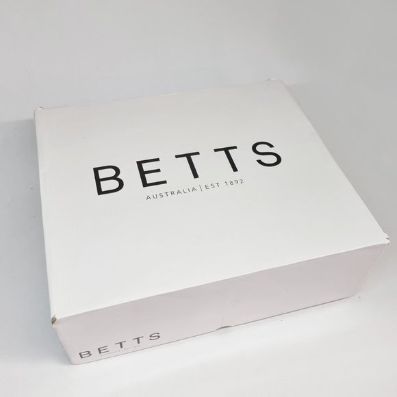 Betts TikTak Pointed Toe Ankle Boot Black Size 6 - Picture 2 of 3